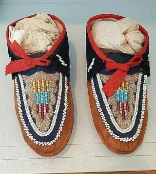 Antique Collectable Native American Indian Beaded Moccasins
