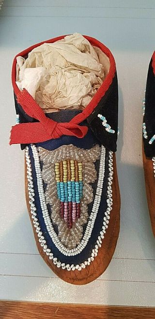 Antique Collectable Native American Indian Beaded Moccasins 3