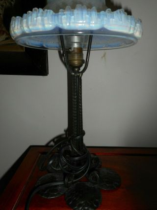 Magnificent French Art Deco lamp with frilly vaseline glass shade 7