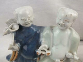 KANGXI 1662 - 1722 CHINESE PORCELAIN LAUGHING TWINS FIGURE GROUP 2