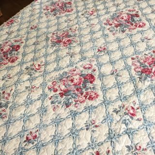 Early 1900’s English Quilt Round Corners Mauve Blue Floral Queen 94x88 Ruffle