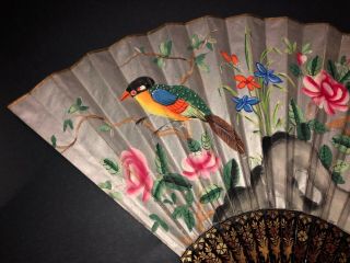 FINE CHINESE QING DYNASTY GOLD RED LACQUER FIGURAL COURT SCENE LANDSCAPE FAN 8