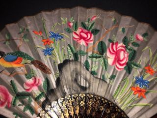 FINE CHINESE QING DYNASTY GOLD RED LACQUER FIGURAL COURT SCENE LANDSCAPE FAN 9