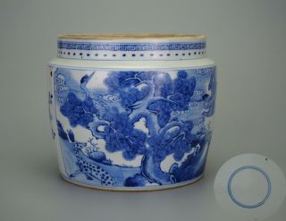 A Chinese Blue And White Porcelain Vase Pot Jar With Deer & Crane