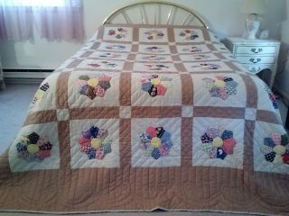 Antique Vintage Completely Hand Made Dresden Plate Applique Quilt - 90x108 Pretty