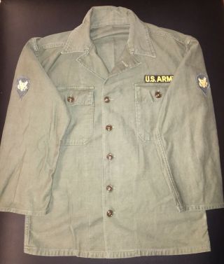 US ARMY Olive Green Uniform Shirt Men ' s Vintage Patches 50’s Korea Cond. 2