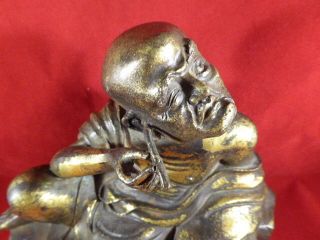 STUNNING ANTIQUE CHINESE GILT BRONZE FIGURE OF A MAN WITH EAR SCOOP c1880 2
