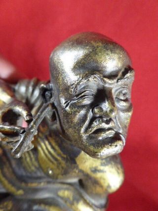 STUNNING ANTIQUE CHINESE GILT BRONZE FIGURE OF A MAN WITH EAR SCOOP c1880 3