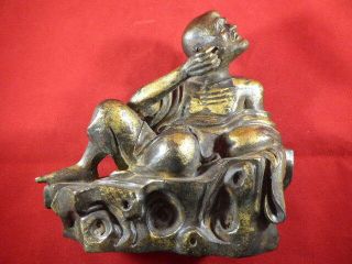 STUNNING ANTIQUE CHINESE GILT BRONZE FIGURE OF A MAN WITH EAR SCOOP c1880 8