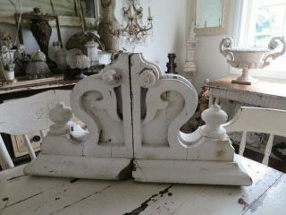 Omg Pair Old Architectural Corbels Ornate Chippy White Patina 3 Finials Each