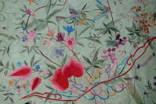 Antique Chinese Embroidered Cream Silk Shawl - Butterflies/baskets Of Flowers