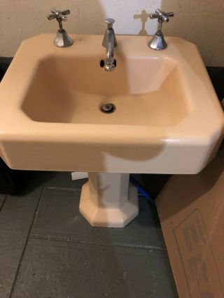 Pedestal Classic Sink