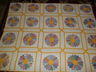 Vintage 40s Summer Cottage Yellow W/ Medium Color Dresden Plate Quilt 71 " X 91 "