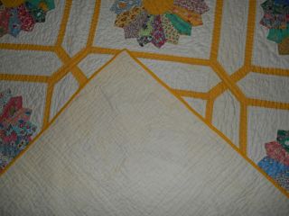 Vintage 40s Summer Cottage Yellow w/ Medium Color Dresden Plate QUILT 71 