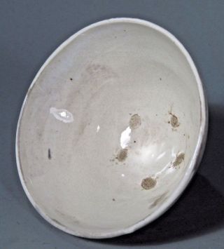 China Chinese white stoneware bowl Cizhou Northern Song dynasty ca.  960 - 1127 8
