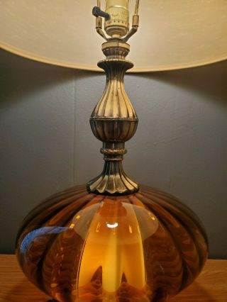 Vintage Mid Century Modern Table Lamp Amber Glass & Brass Hollywood Regency 5