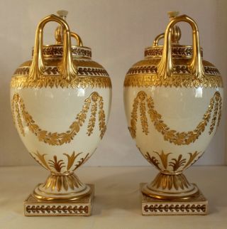 RARE AND PAIR WEDGWOOD QUEEN ' S WARE URNS & COVERS 19TH CENTURY 4