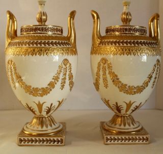 RARE AND PAIR WEDGWOOD QUEEN ' S WARE URNS & COVERS 19TH CENTURY 5