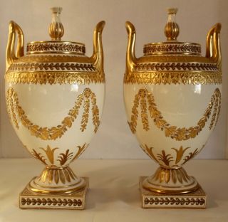 RARE AND PAIR WEDGWOOD QUEEN ' S WARE URNS & COVERS 19TH CENTURY 7