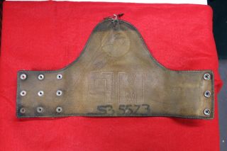 Vintage U.  S.  Army 89th Military Police Leather MP Arm Band with Snap Closures 4