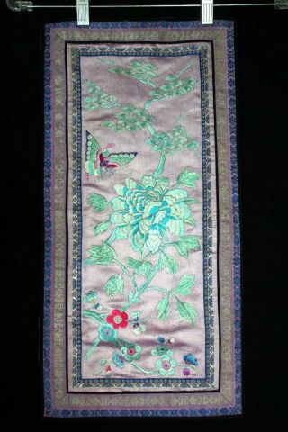 TWO RARE VINTAGE 1920 ' S CHINESE SILK HAND EMBROIDERED HANGINGS 11 