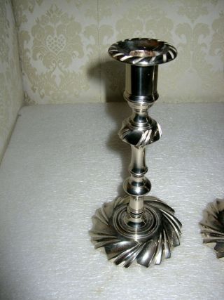 RARE WILLIAMSBURG METALCRAFTERS WHITE BRONZE SWIRL BASE CANDLESTICKS 2