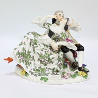 Old Or Antique Meissen Porcelain Figurine Of Lovers In An Embrace - Model 612 Pc