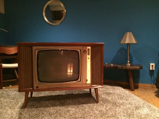1959 Zenith B&W Television with Remote Control and motor driven tuner,  STUNNING 7