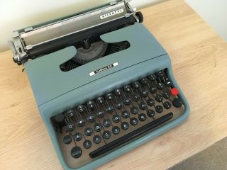 Olivetti Lettera 22 Vintage Portable Typewriter 32 Made In Great Britain 11