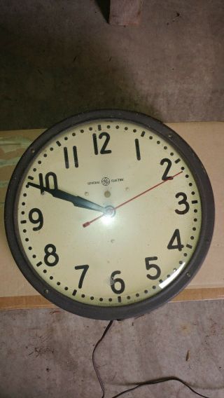 Vintage General Electric School Wall Clock Model 1h1412 All