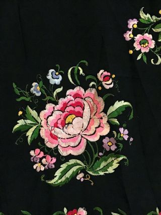 Vintage Chinese Black Silk Double Sided Hand - Embroidered Floral Piano Shawl