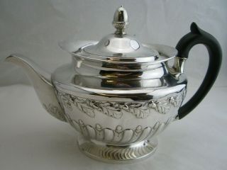Quality Silver Teapot - London 1889 - Goldsmiths Alliance - 18oz - Oak Detail