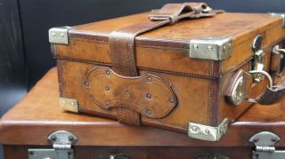 Stunning Antique Oak Leather & Brass Cartridge Case 4