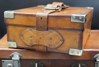 Stunning Antique Oak Leather & Brass Cartridge Case 6