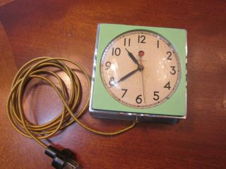 Vintage Telechron Wall Clock Jadeite - Color