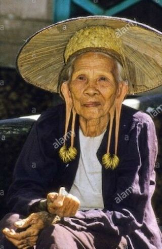 Old Beaded Borneo Sun Hat w/ Sacred Hornbill Feather,  Iban Dayak 6