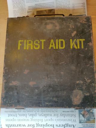 WWII Era First Aid Kit FULL.  Metal Army box.  24 Unit Type D.  M - S - A rare 8