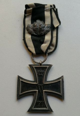 German Ww 1 Iron Cross 2.  Class With Orig.  Ribbon And Oak Leave Clasp