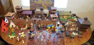 Marx Playset Giant Fort Apache Loaded With Incl 7th Cavalry Mounted Figs