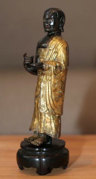 Antique Tibetan Chinese very fine gilt buddha,  Monk,  Qing Dynasty,  18th century 2