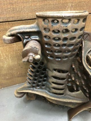 Antique / - Root & Heath Barn Corn Sheller / Grinder — — 4