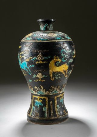 Korean Antique Glazed Porcelain Vase,  19th Lee Dynasty 3