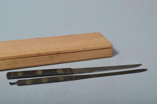 T799: Japanese Xf Copper Iron Paulownia Family Crest Inlay Sword Parts Kozuka