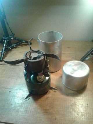 Vintage Coleman M - 50 Mountain Stove Dated 1951 With Can Stove May Need Some Work