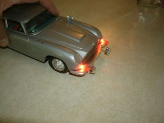 Vintage 1960 ' s GILBERT JAMES BOND 007 Aston Martin DB5 Battery Tin Toy Car 10