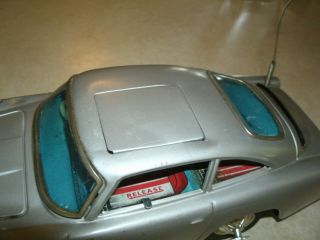 Vintage 1960 ' s GILBERT JAMES BOND 007 Aston Martin DB5 Battery Tin Toy Car 4