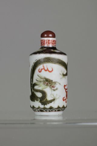 Antique Chinese 19thc Qing Dynasty Snuff Bottle Famille Verte Dragon Sgraffiato
