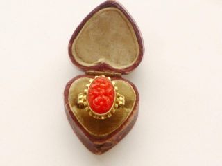 LARGE ANTIQUE VINTAGE ART DECO CHINESE CARVED RED CORAL 18ct GOLD RING 8