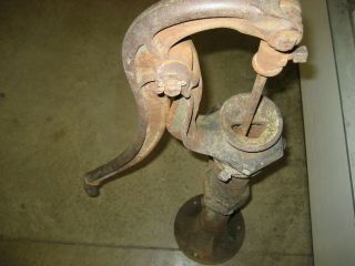 VINTAGE TEMPLE HAND WELL PUMP 9