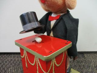 1950 ' S TRIKSIE THE MAGICIAN DOG TIN LITHO WIND - UP MAGIC TOY JAPAN 2